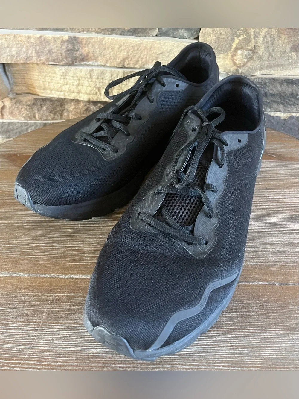 Under Armor UA HOVR Sonic 6 Athletic Shoes Sneakers